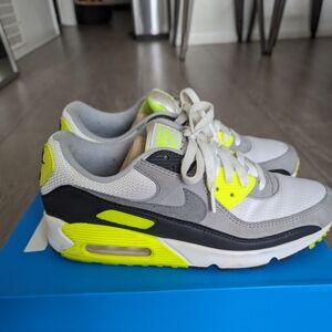 Nike Air Max 90 Volt